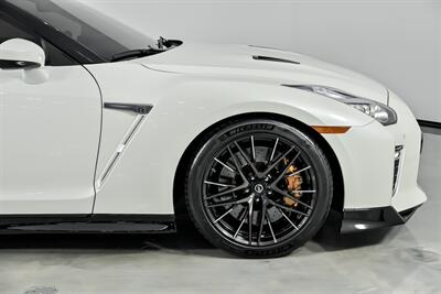2021 Nissan GT-R Premium - Photo 15 - Joliet, IL 60435