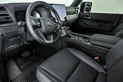 2025 Lexus GX 550 Overtrail   - Photo 19 - Joliet, IL 60435
