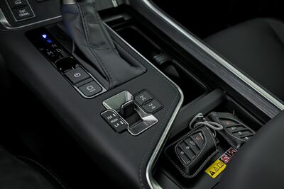 2025 Lexus GX 550 Overtrail   - Photo 34 - Joliet, IL 60435