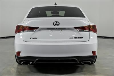 2019 Lexus IS 300   - Photo 11 - Joliet, IL 60435
