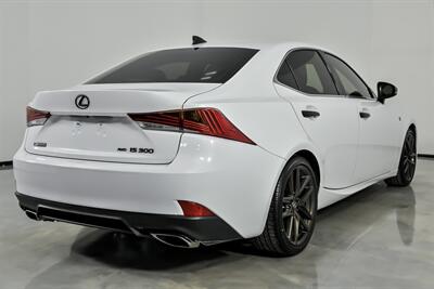 2019 Lexus IS 300   - Photo 12 - Joliet, IL 60435