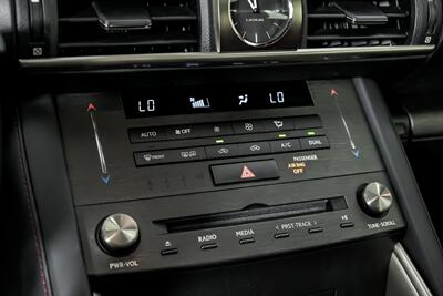 2019 Lexus IS 300   - Photo 36 - Joliet, IL 60435