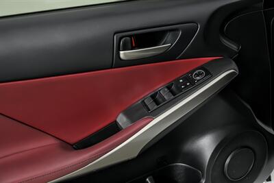 2019 Lexus IS 300   - Photo 18 - Joliet, IL 60435