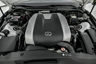 2019 Lexus IS 300   - Photo 17 - Joliet, IL 60435