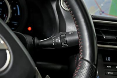 2019 Lexus IS 300   - Photo 30 - Joliet, IL 60435