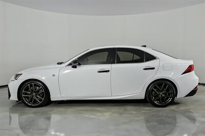 2019 Lexus IS 300   - Photo 8 - Joliet, IL 60435