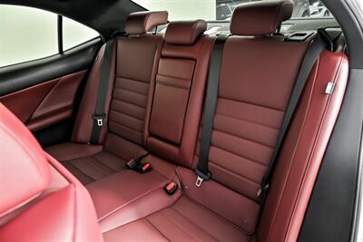 2019 Lexus IS 300   - Photo 23 - Joliet, IL 60435