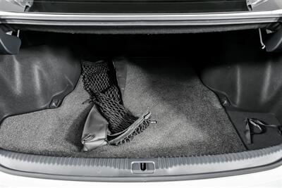 2019 Lexus IS 300   - Photo 16 - Joliet, IL 60435