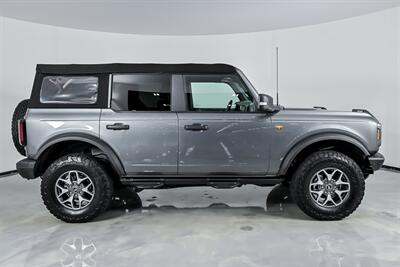 2022 Ford Bronco Base Advanced   - Photo 14 - Joliet, IL 60435