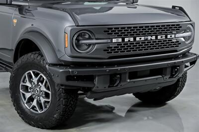 2022 Ford Bronco Base Advanced   - Photo 3 - Joliet, IL 60435