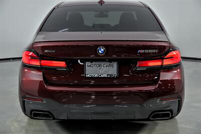 2022 BMW 5 Series M550i xDrive   - Photo 11 - Joliet, IL 60435