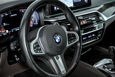 2022 BMW 5 Series M550i xDrive   - Photo 26 - Joliet, IL 60435