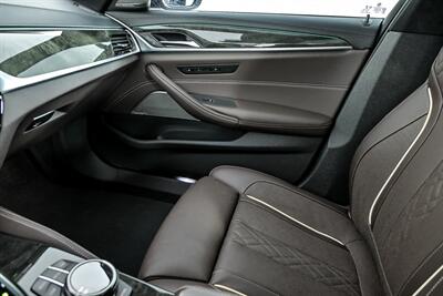 2022 BMW 5 Series M550i xDrive   - Photo 40 - Joliet, IL 60435