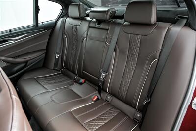 2022 BMW 5 Series M550i xDrive   - Photo 25 - Joliet, IL 60435