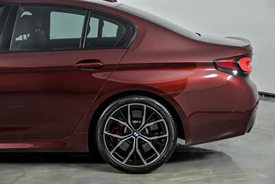 2022 BMW 5 Series M550i xDrive   - Photo 9 - Joliet, IL 60435