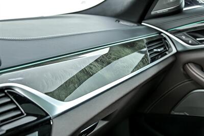 2022 BMW 5 Series M550i xDrive   - Photo 38 - Joliet, IL 60435