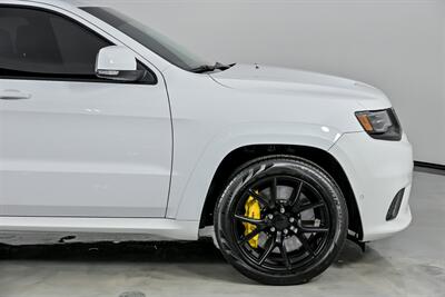 2018 Jeep Grand Cherokee Trackhawk-WHITE ON RED-KOOKS HEADERS-CLEAN CARFAX   - Photo 15 - Joliet, IL 60435