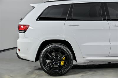 2018 Jeep Grand Cherokee Trackhawk-WHITE ON RED-KOOKS HEADERS-CLEAN CARFAX   - Photo 13 - Joliet, IL 60435