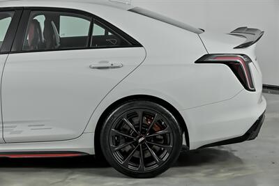 2023 Cadillac CT4-V Blackwing   - Photo 9 - Joliet, IL 60435