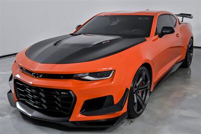 2020 Chevrolet Camaro ZL1 1LE-RANGE ORANGE CRUSH   - Photo 6 - Joliet, IL 60435
