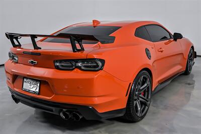 2020 Chevrolet Camaro ZL1 1LE-RANGE ORANGE CRUSH   - Photo 12 - Joliet, IL 60435