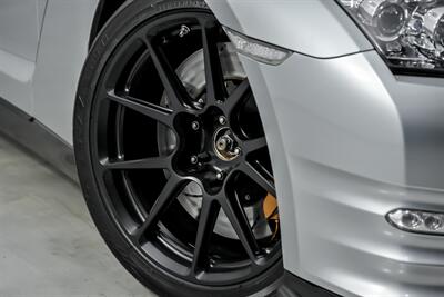 2012 Nissan GT-R Premium - Photo 4 - Joliet, IL 60435