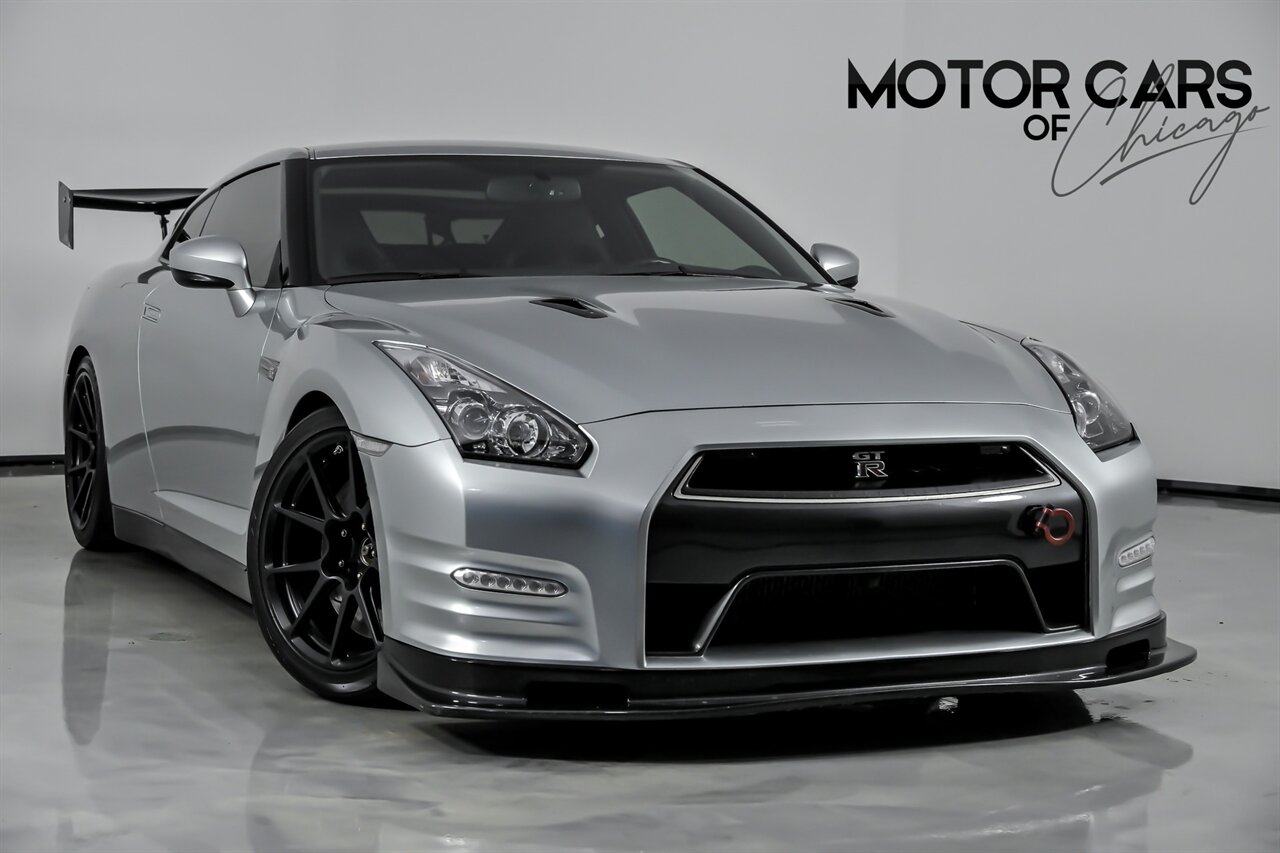 2012 Nissan GT-R Premium's photo