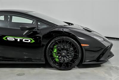 2022 Lamborghini Huracan STO - Photo 15 - Joliet, IL 60435