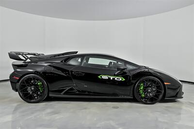 2022 Lamborghini Huracan STO - Photo 14 - Joliet, IL 60435