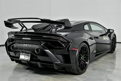 2022 Lamborghini Huracan STO - Photo 12 - Joliet, IL 60435