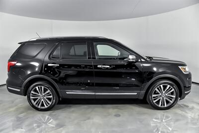 2018 Ford Explorer Platinum   - Photo 14 - Joliet, IL 60435
