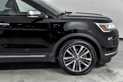 2018 Ford Explorer Platinum   - Photo 15 - Joliet, IL 60435