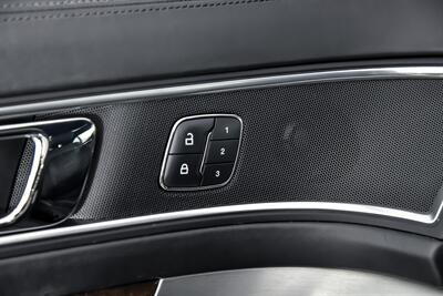 2018 Ford Explorer Platinum   - Photo 19 - Joliet, IL 60435