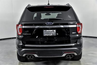2018 Ford Explorer Platinum   - Photo 11 - Joliet, IL 60435