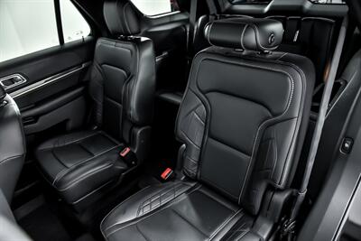 2018 Ford Explorer Platinum   - Photo 24 - Joliet, IL 60435