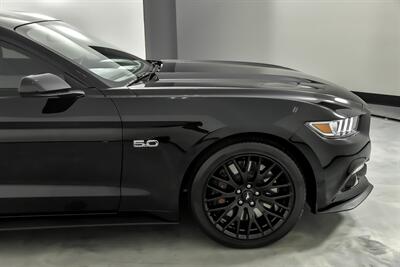 2017 Ford Mustang GT   - Photo 13 - Joliet, IL 60435