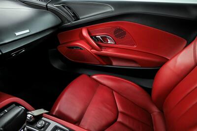 2017 Audi R8 5.2 quattro V10 Spyder   - Photo 41 - Joliet, IL 60435