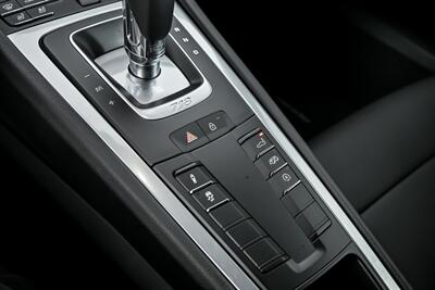 2024 Porsche 718 Cayman Style Edition   - Photo 36 - Joliet, IL 60435