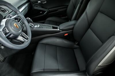 2024 Porsche 718 Cayman Style Edition   - Photo 19 - Joliet, IL 60435