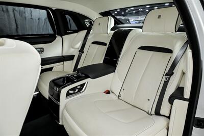 2021 Rolls-Royce Ghost EWB-SHOOTING STAR HEADLINER- 4 SEATER! - Photo 24 - Joliet, IL 60435
