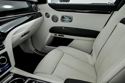 2021 Rolls-Royce Ghost EWB-SHOOTING STAR HEADLINER- 4 SEATER! - Photo 44 - Joliet, IL 60435