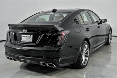2021 Cadillac CT5-V   - Photo 12 - Joliet, IL 60435