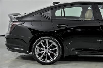 2021 Cadillac CT5-V   - Photo 13 - Joliet, IL 60435