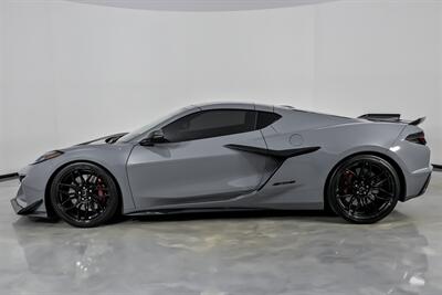 2024 Chevrolet Corvette Z06 3LZ   - Photo 8 - Joliet, IL 60435