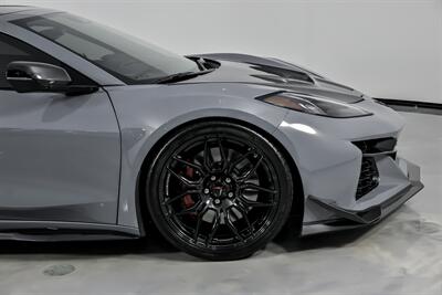 2024 Chevrolet Corvette Z06 3LZ   - Photo 15 - Joliet, IL 60435