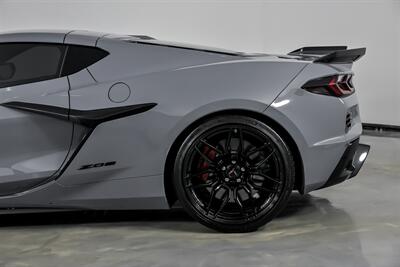 2024 Chevrolet Corvette Z06 3LZ   - Photo 9 - Joliet, IL 60435