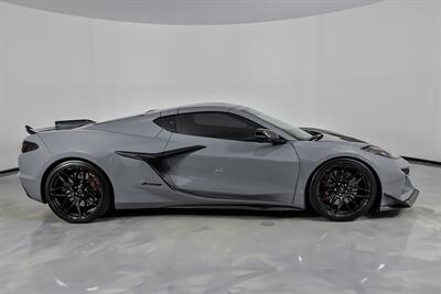 2024 Chevrolet Corvette Z06 3LZ   - Photo 14 - Joliet, IL 60435