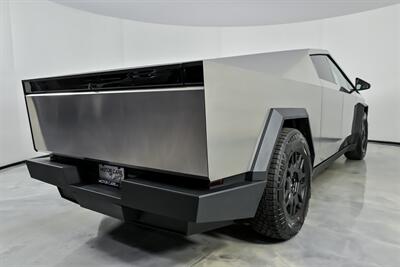 2024 Tesla Cybertruck   - Photo 12 - Joliet, IL 60435