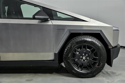 2024 Tesla Cybertruck   - Photo 15 - Joliet, IL 60435