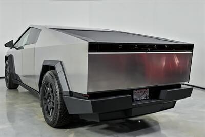 2024 Tesla Cybertruck   - Photo 10 - Joliet, IL 60435